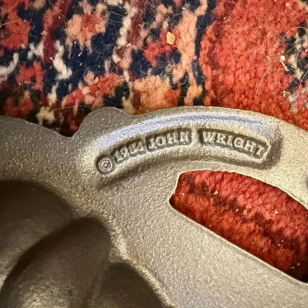 UNUSED 1984 John Wright Teddy Pan 7-1/2” x 15”‎ Cast Iron Bakeware
